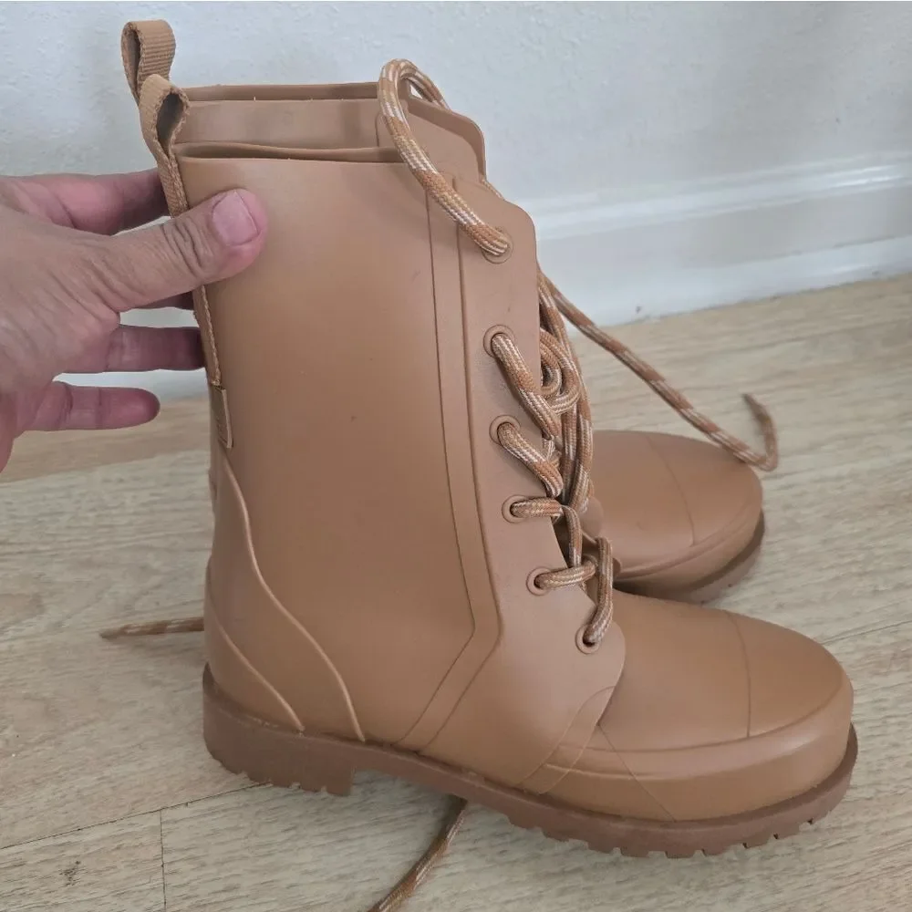 Schutz Rain Rubber Chelsea Boots Size 9 In Tan
